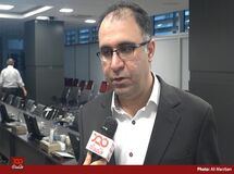 علیرغم شعارهایی که میدهیم، ما در خدمت بانک مرکزی آمریکا هستیم!/ رئیس بانک مرکزی ما افتخارش این است که نرخ پول داخلی را نسبت به دلار حفظ کرده است!