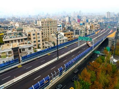 پولی‌ کردن اتوبان‌هایی که از محل منابع مردمی احداث شدند، درست نیست!/ دادن اوراق سال 1400 به پیمانکاران به جای پول ظلم به آنهاست!