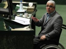 وزیر اقتصاد توضیح دهد که در مدت وزارتش برای کنترل نقدینگی چه عملکردی داشته/ ما از آقای دژپسند کارنامه می خواهیم/ وزیر اقتصاد به جای گزارش ۱۰۰ روزه عملکرد خود باید بگوید چه کارهایی قرار است انجام دهد؟