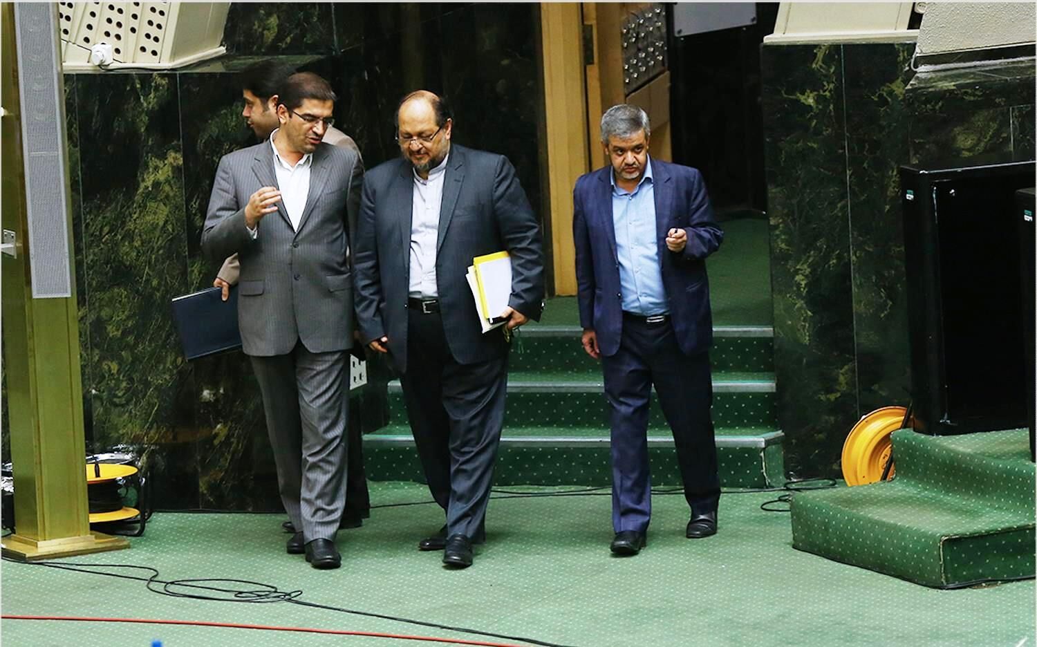 25 مدیر 2 یا 3 شغله شرکت‌های وزارت تعاون استعفا ندادند!