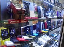 سود 100 میلیارد تومانی وارد کنندگان موبایل در عرض 5 روز