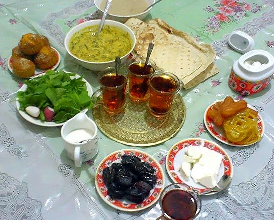 مقایسه قیمت برخی کالاها در ماه رمضان امسال با رمضان پارسال/ چه اتفاقی افتاد که قیمت برخی کالاها حتی تا ۴۵۰ درصد نسبت به رمضان ۹۷ گران شدند؟
