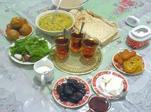 مقایسه قیمت برخی کالاها در ماه رمضان امسال با رمضان پارسال/ چه اتفاقی افتاد که قیمت برخی کالاها حتی تا ۴۵۰ درصد نسبت به رمضان ۹۷ گران شدند؟