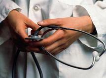 فردی به من گفت ۱۵۰ میلیون تومان رشوه بدهید،‌ مجوز مطلب دندانپزشکی می‌دهیم!