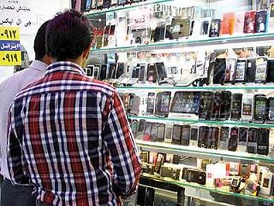 واردات ۵۲ هزار گوشی موبایل در یک روز/ موبایل ارز ۴۲۰۰ می‌گیرد اما چرا قیمت‌ها نجومی است؟