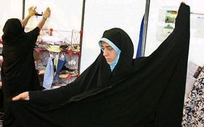 افزایش سه برابری قیمت چادر مشکی/ مشتریان مجبور به تعمیر چادرهای کهنه خود شدهاند