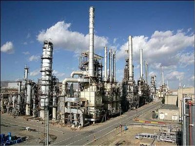 ۳۰ درصد از بازار تأمین تجهیزات مورد نیاز صنعت نفت در اختیار سازندگان داخلی است