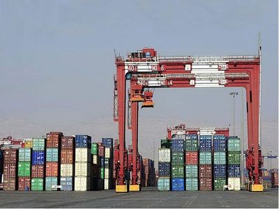 سانسور آمارهای تجارت خارجی ۳ ماهه شد/ گمرک ایران به بهانه تحریم، آمار جزئی تجارت را اعلام نمی‌کند!