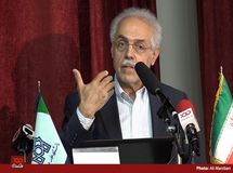 صنعت خودرو در اختیار مدیران سیاسی کشور است/ صنعت خودرو مظلوم است