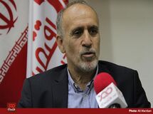 هیچ کارشناسی را در بانک مرکزی پیدا نمی‌کنید که روی یک نرخ ثابت برای ارز یعنی مثلا دلار ۴۲۰۰ تومانی تاکید کند/ شبی که دلار ۴۲۰۰ تومانی اعلام شد به معاون روحانی پیامک زدم و هشدار دادم