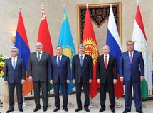 تجارت ایران با اتحادیه اقتصادی اوراسیا چه سودی برای ایران خواهد داشت؟/  تعامل اقتصادی ایران با چین مهمتر است یا با ۵ کشور اوراسیا؟!