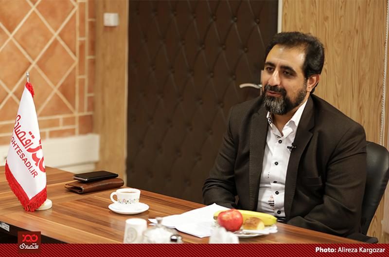 چرا یک دیپلمات غیرمتخصص، رئیس سازمان سرمایه‌گذاری خارجی است!؟/ آقای وزیر! گزارش عملکرد معاونتان در یکسال تاسف‌ بار است!