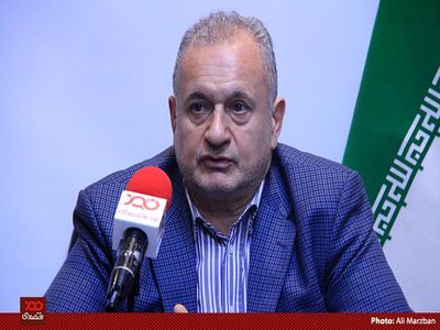 خوش‌بختانه این دولت صادقانه گفت، درآمد کم دارم، بنزین را گران می‌کنم!
