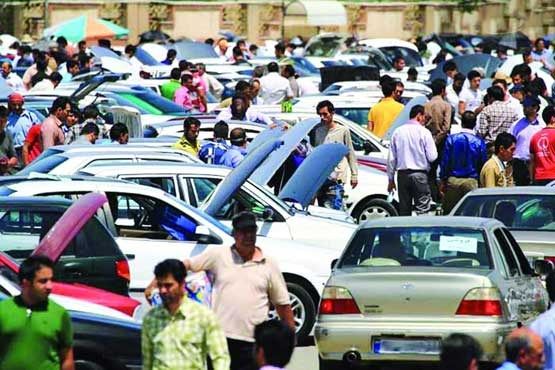 چرا پیشفروشهای هفتگی خودروسازان، قیمت خودرو را کاهش نداده است؟