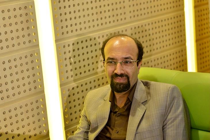 آقای روحانی یک عده چابلوس را دور خودش جمع کرده/ احمدی‌نژاد حداقل شجاعت داشت و سازمان برنامه را منحل کرد