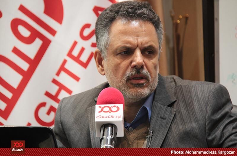 واگذاری سهام شرکت‌های پالایشی از طریق صندوق‌های بورسی غیرقانونی است