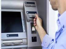 دستگاه‌های خودپرداز هم به صورت قاچاق وارد می‌شود