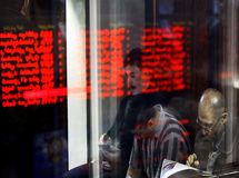 بازدهی سالانه بورس ایران از بورس نیویورک و نزدک هم جلو افتاد