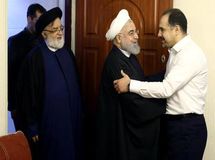 رئیس جمهور در خانه متهم ارزی/ سهل‌انگاری تیم تشریفات، رئیس جمهور را مهمان متهم ارزی کرد