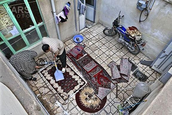 مردم خانه تکانی را به زمان دیگری موکول کنند