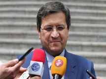 محدود کردن دامنه نوسانات بورس به تعویق بیفتد