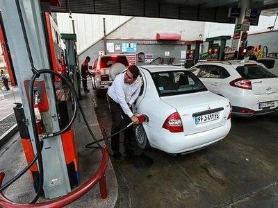 کاهش ۱۰ درصدی مصرف بنزین با شیوع کرونا