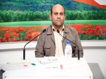 تشکیل وزارت بازرگانی حرکت به سمت مقابله با "جهش تولید" است/ تیم اقتصادی دولت همچنان پیگیر تشکیل این وزارتخانه است