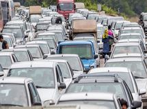 افزایش تردد وسایل نقلیه در محورهای برون‌شهری