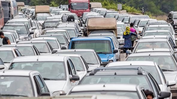 کاهش تردد وسایل نقلیه در محورهای برون‌شهری