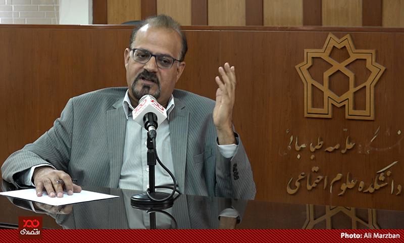 سود عمده خودروسازان به جیب ۱۰۰ نفر می‌رود/ چرا مجلس در مقابل گرانی خودرو کاری نمی‌کند؟