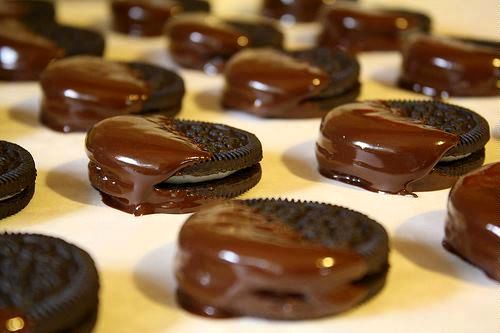 بیسکوئیت، شیرینی و شکلات ۱۵ تا ۲۰ درصد گران میشود