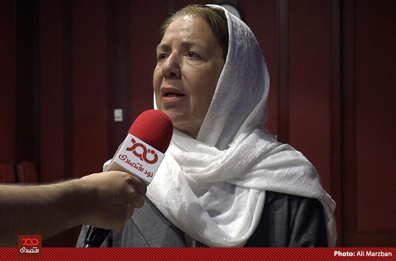  صرافی‌ها پول تولیدکنندگان را گرفته‌اند و ارز مورد نظر را به آنها نمی‌دهند/ بانک مرکزی نظارتی روی صرافی‌ها ندارد