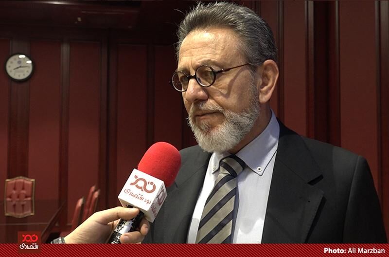 ارسال پیامک‌های تهدید آمیز به صادرکنندگان انگیزه آنها را کاهش می‌دهد/ بانک مرکزی در زمینه ارز حاصل از صادرات شفاف سازی کند