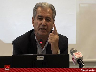  برای مهار رشد نقدینگی باید اختیارات بانک مرکزی در چاپ پول محدود شود