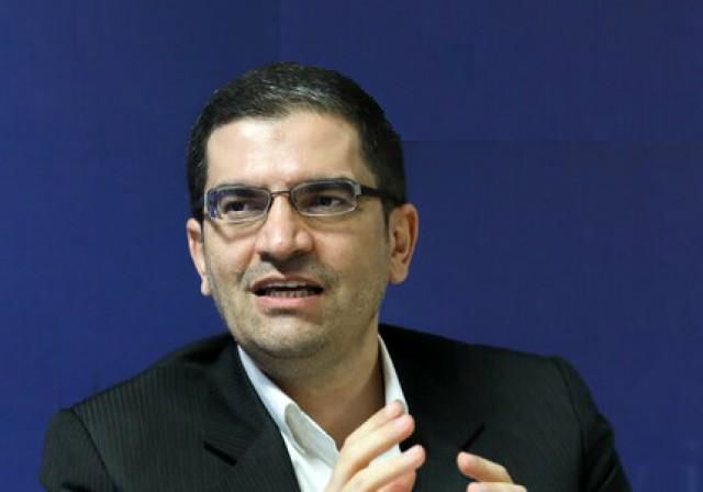 دولت در سال آخرش کشور را رها کرده و مجلس باید نظارت جدی بر عملکرد آن داشته باشد