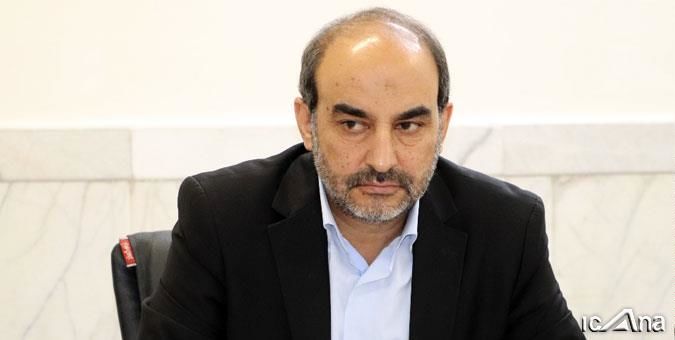 اقدامات دولت به افزایش قیمتها دامن میزند/ گاهی مسئولان چشم خود را به روی تخلفات میبندند