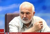 در سه ماه اخیر ۲۹ درصد از ارزش پول ملی کشور کاهش یافته/ هجوم مردم به بازارهای مختلف تورم خود افزا را به همراه دارد
