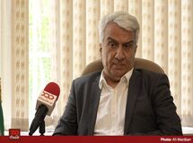 چشم پزشکان در مطبشان عینک می‌فروشند!