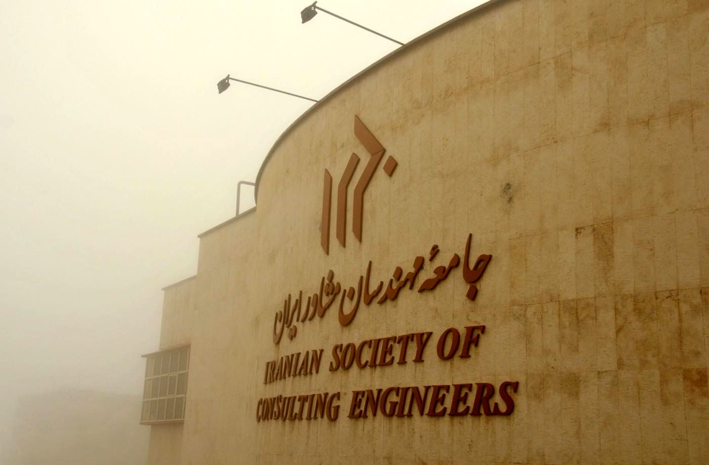 ساخت شهرک مسکونی برای اقشار زیر خط فقر جلوی آلونک سازی را می گیرد