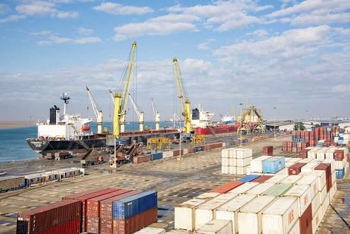 رسوب ۶۲۰ هزار تن کالای اساسی در بنادر کشور / از ابتدای امسال ۵۰ میلیون تن کالا در بنادر کشور تخلیه و بارگیری شده است