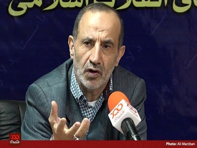 این که گرانی ارز را ریشه در حرکت نقدینگی در بازارهای مختلف بدانیم تحلیلی در حد مهد کودک‌های اقتصادی هم نیست