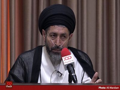 مردم فعلا به سرمایه‌گذاری‌هایی که تا الان در بورس انجام می‌دادند، ادامه ندهند