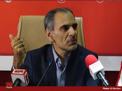 ارز ۴۲۰۰ تومانی رانت زیادی درست کرد و عده زیادی از این رانت استفاده کردند