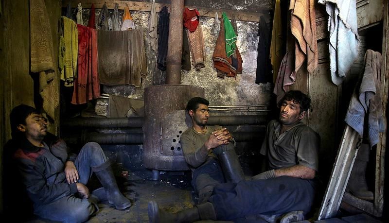 کارگران از ترس اخراج، ابتلا به کرونا را مخفی می‌کنند