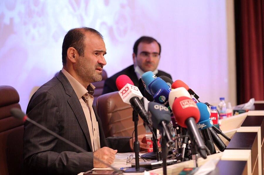 سرکوب قیمت فولاد حقوق سهامداران را تضییع میکند