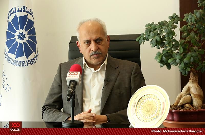 سه برابر شدن نرخ ارز در سه سال گذشته نشان دهنده ضعف نظام ارزی کشور است