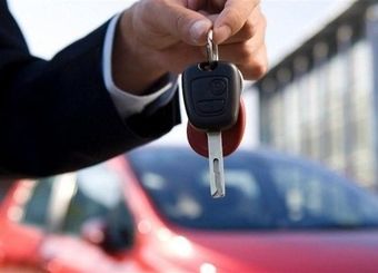 ببینید|صف خرید مردم برای خودرو با شرایط عجیب و غریب!