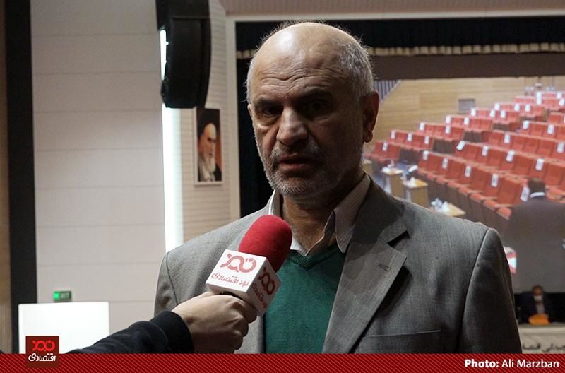 امید داشتن به انتخابات آمریکا برای تاثیرگذاری بر نرخ ارز تحقیر آمیز است/ مسئولان دل به تغییرات در آمریکا نبندند