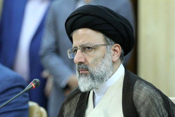 نباید در مملکتی که همه جای آن ثروت است چهره کریه فقر فراگیر باشد