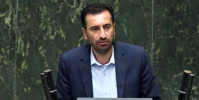 رئیس سازمان بورس شایستگی لازم برای حضور در این سمت را ندارد